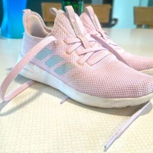 Adidas Pink Memory Foam tennis shoe